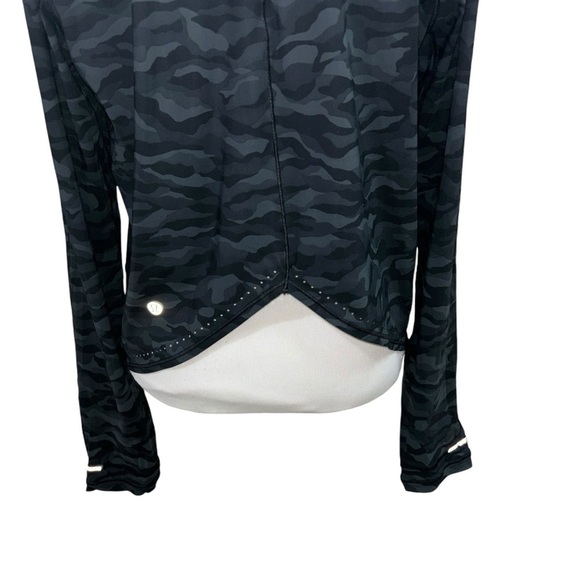 Lululemon Women’s Size 6 Rise and Run Long Sleeve Active Shirt Black Gray Camo - Picture 7 of 7
